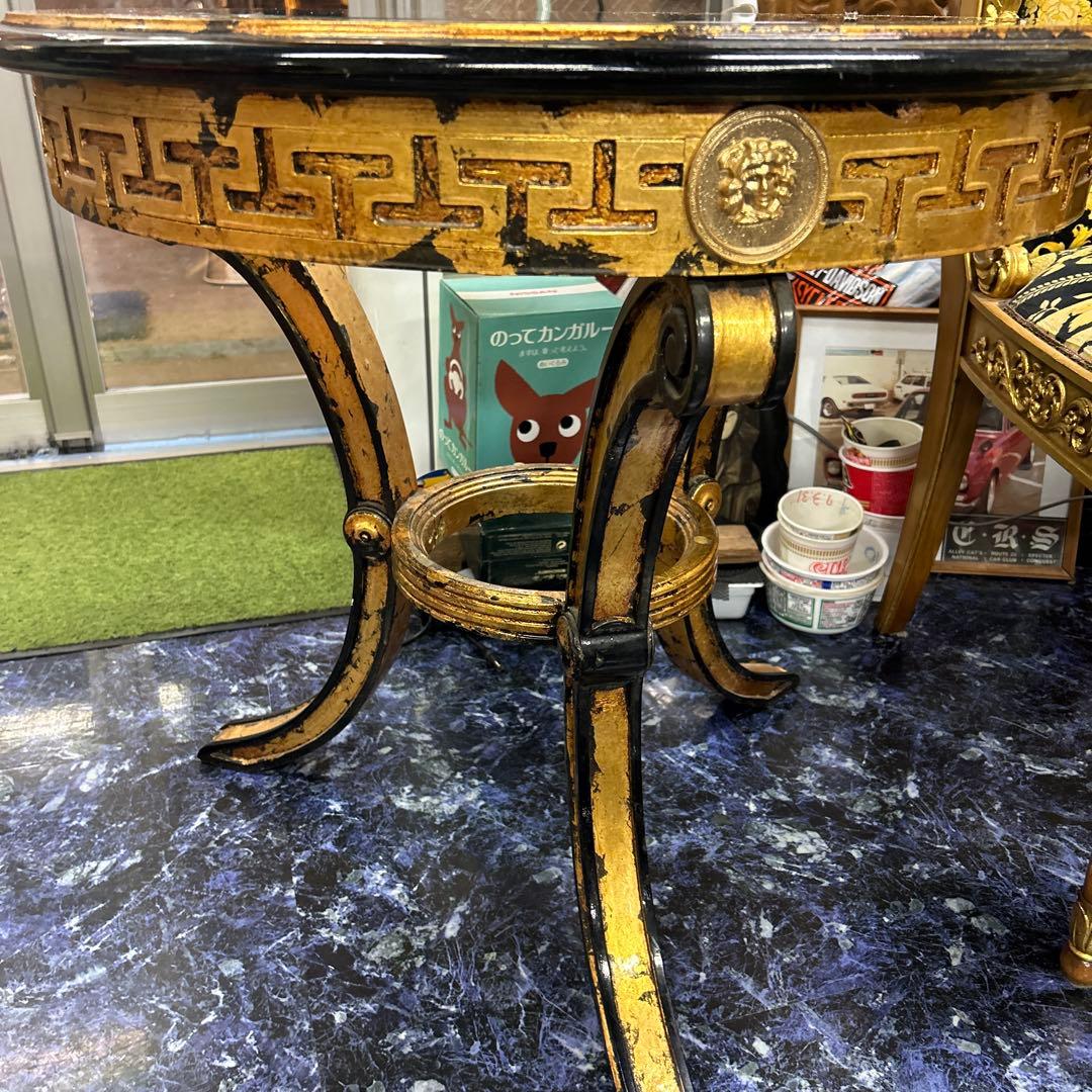 クラシック円形テーブル 金色装飾ヴェルサーチ風