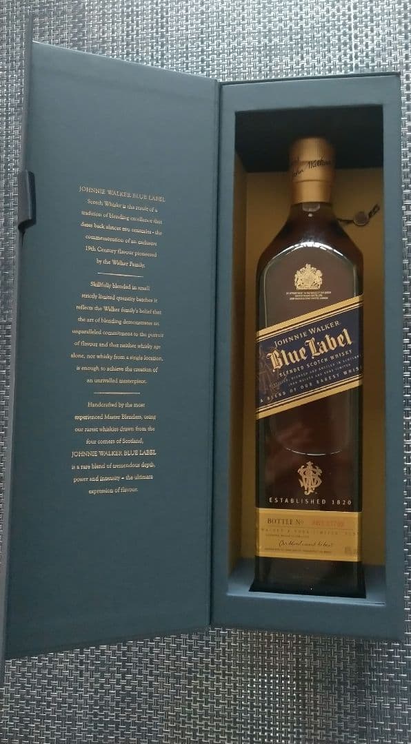 ジョニーウォーカー ブルーラベル 750ml 未開封 箱付き 正規品