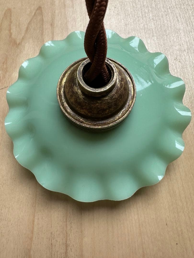 20年代 フランス アンティーク 希少なオパリン・グリーンの可愛いアトリエランプ