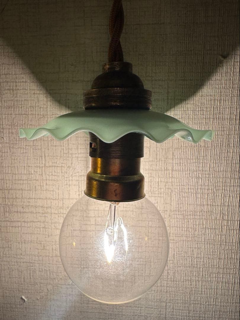 20年代 フランス アンティーク 希少なオパリン・グリーンの可愛いアトリエランプ