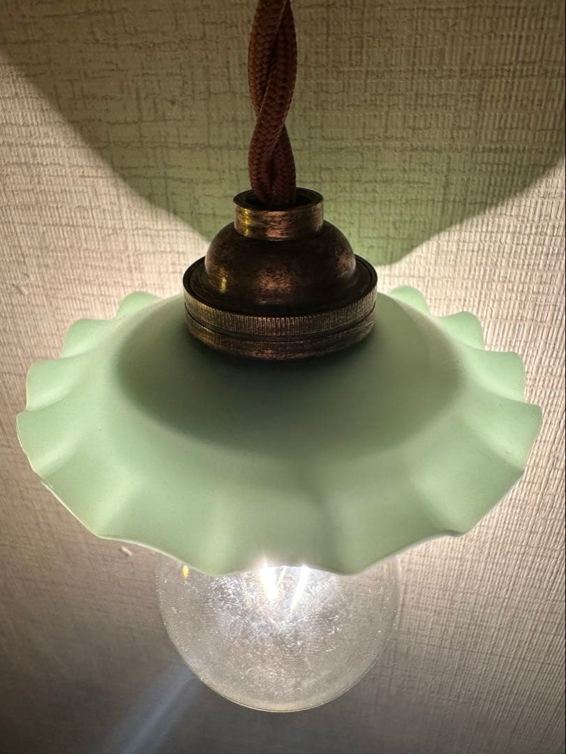 20年代 フランス アンティーク 希少なオパリン・グリーンの可愛いアトリエランプ