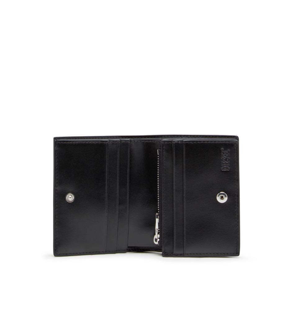 限定値下げ！新品！正規品DIESEL 二つ折り財布　ブラック　プレゼントにも！