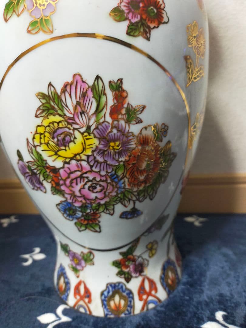 薩摩　金彩花柄花瓶