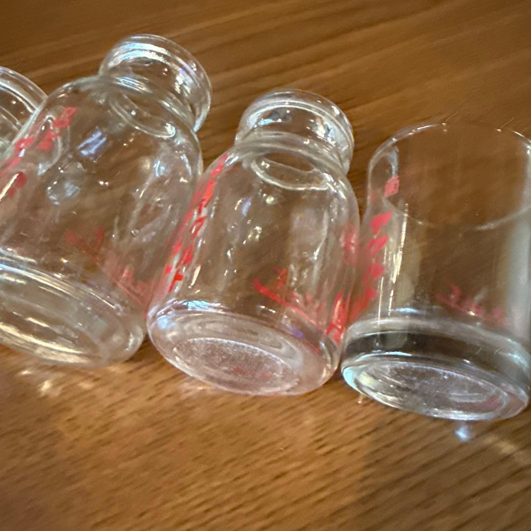 レトロ　ヤクルト　コップ　瓶二本と会津ハッピーヨーグルト瓶　古いガラス容器