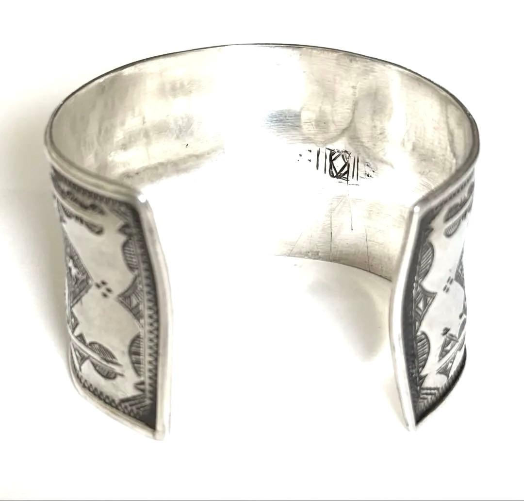 トゥアレグ族　サハラ砂漠　ハンドメイド　シルバーバングル