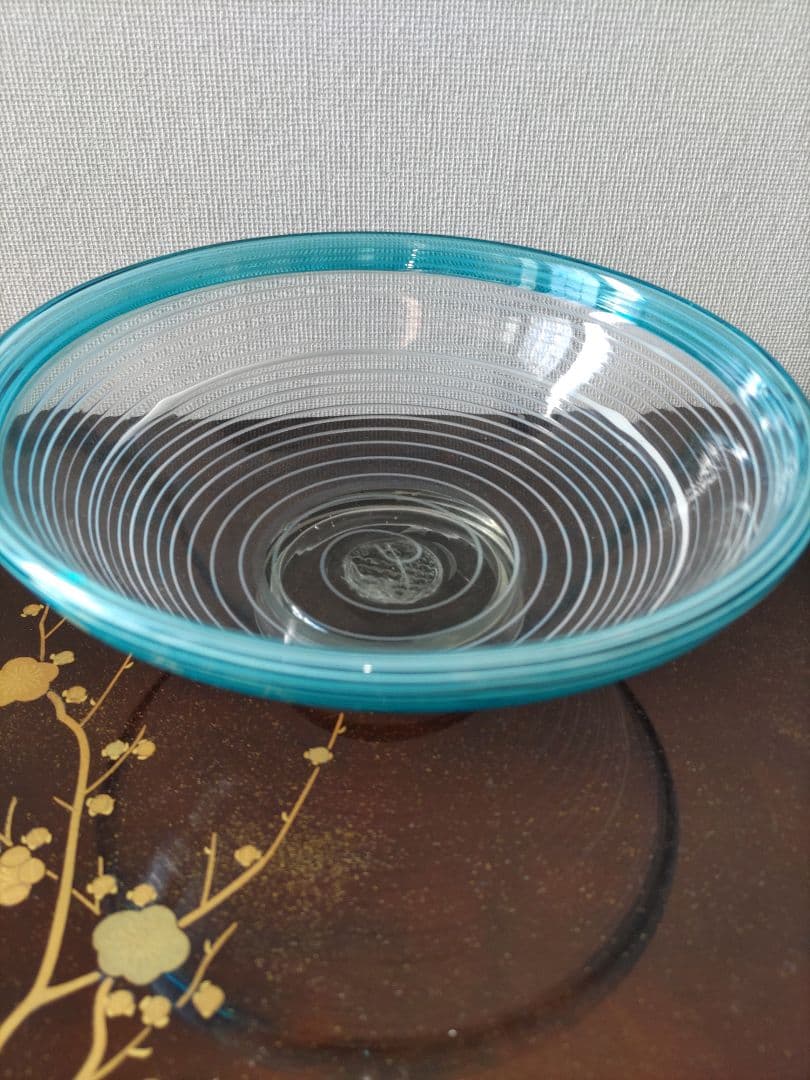 見つけた方はラッキー　時代物　青縁千筋文三つ組入れ子鉢