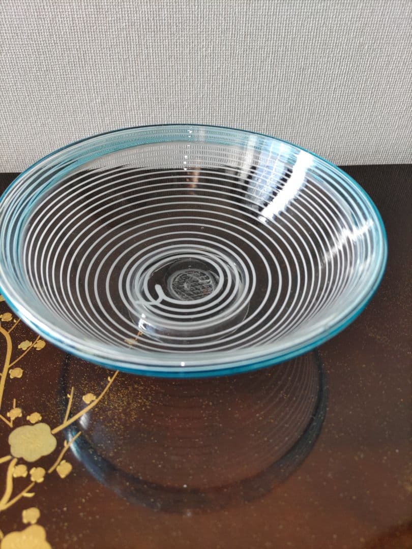 見つけた方はラッキー　時代物　青縁千筋文三つ組入れ子鉢