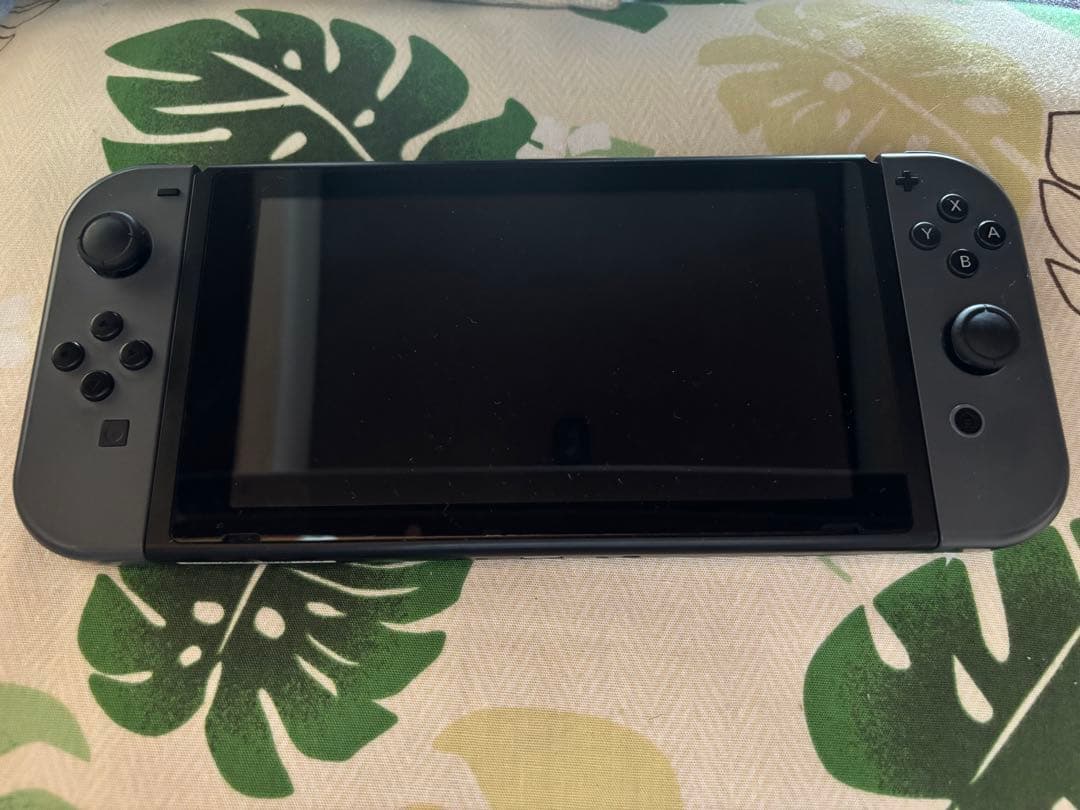 中古 ニンテンドースイッチ 本体＋ジョイコンのみ
