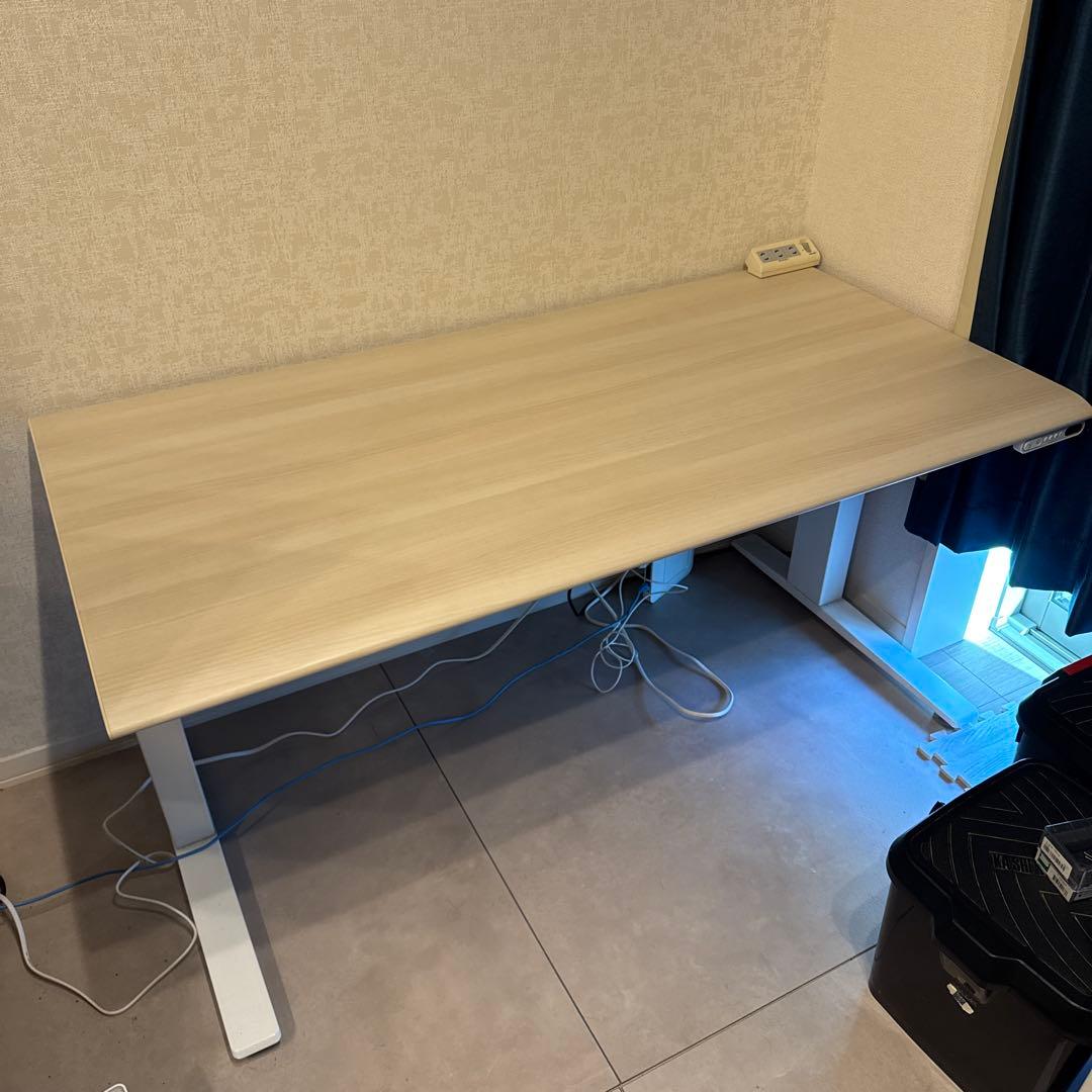オカムラ 電動昇降デスク スイフト（swift） 幅135cm 奥行67.5cm