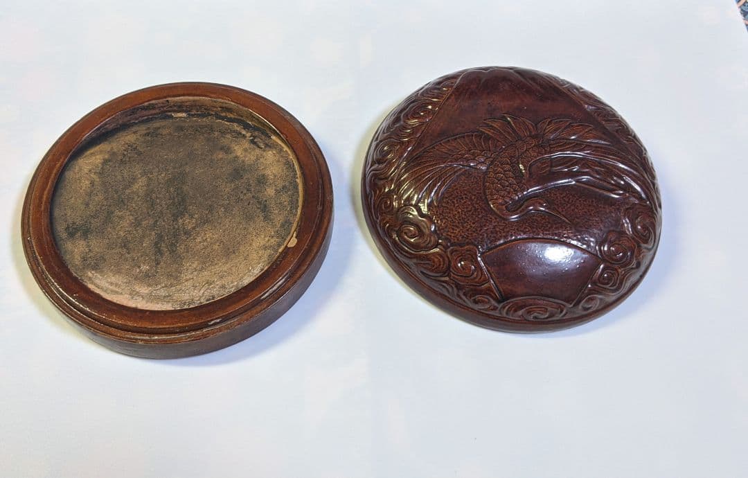 備前焼　硯　鶴模様　塗り