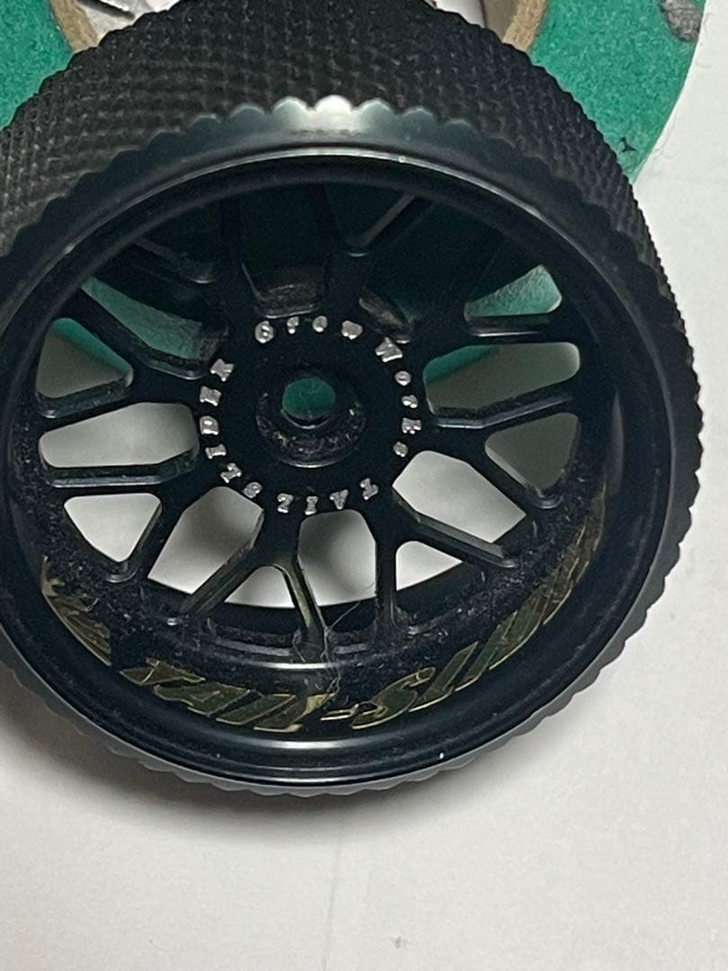 テールスライダーのアルミステアリングとフタバ用カーボンハンドル