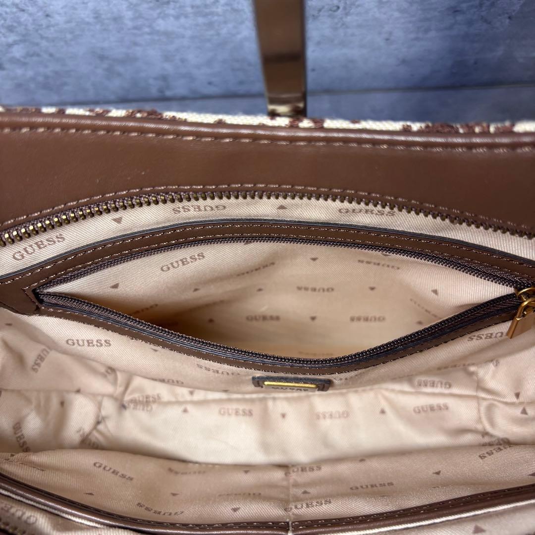 【極美品】GUESS ゲス　ショルダーバッグ ロゴ柄 ブラウン ワンショルダー