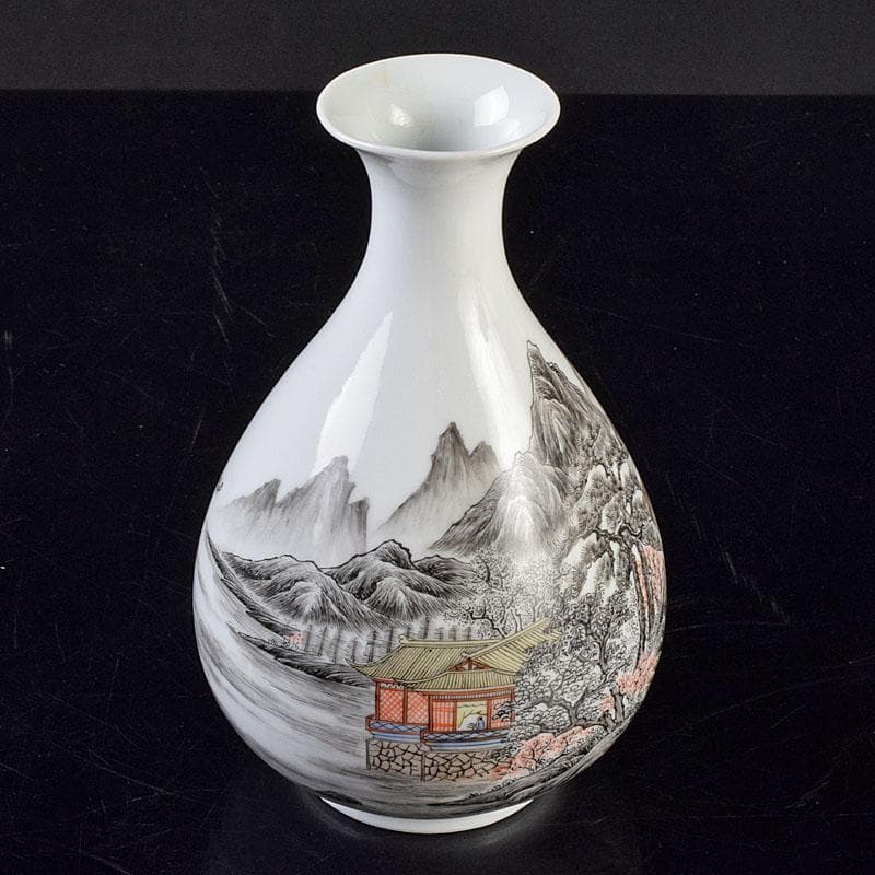 中国　乾隆年製款　粉彩　色絵　山水人物文　玉壷春瓶　V　R9206