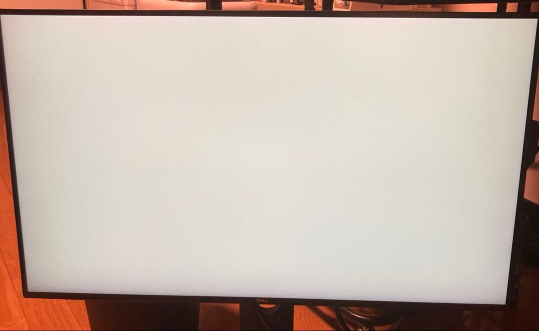 DELL U2720QM 27インチ 4Kモニター