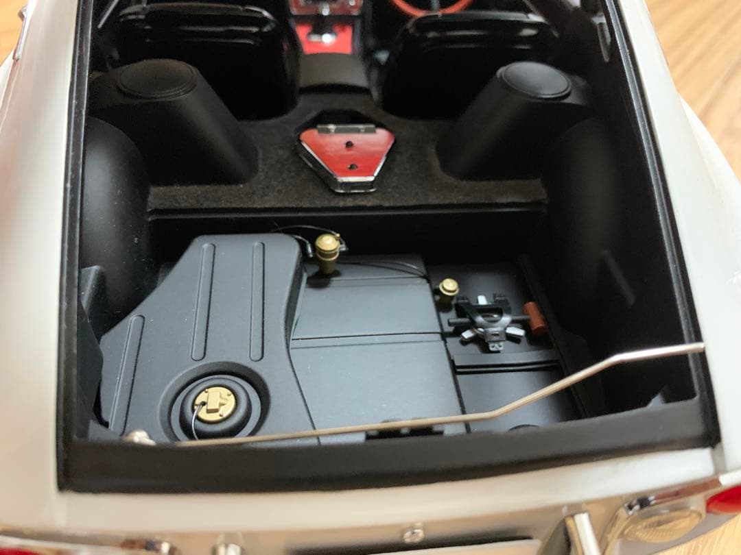 デアゴスティーニ 1/10 トヨタ 2000GT ホワイト