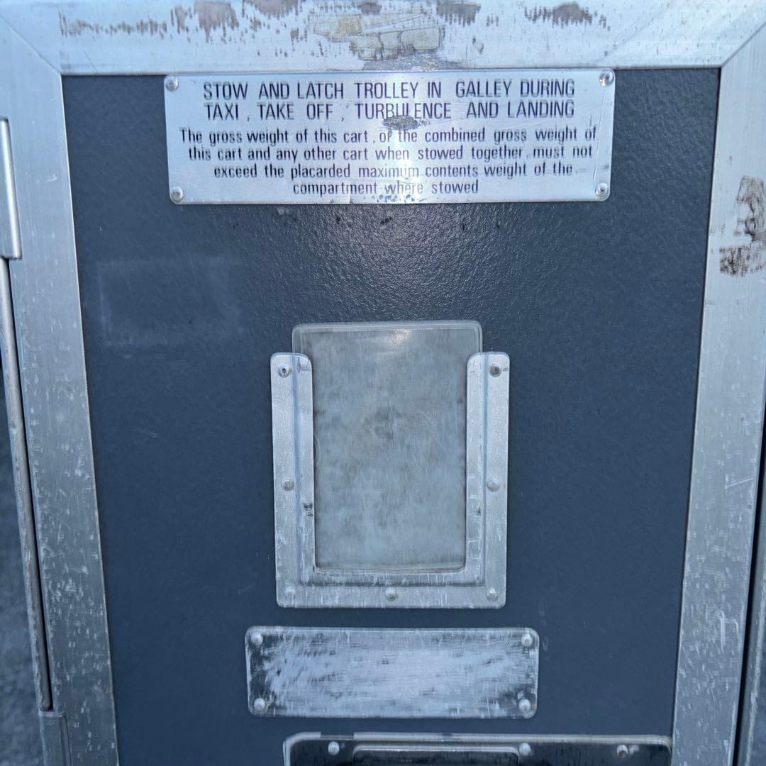 機内ミールカート