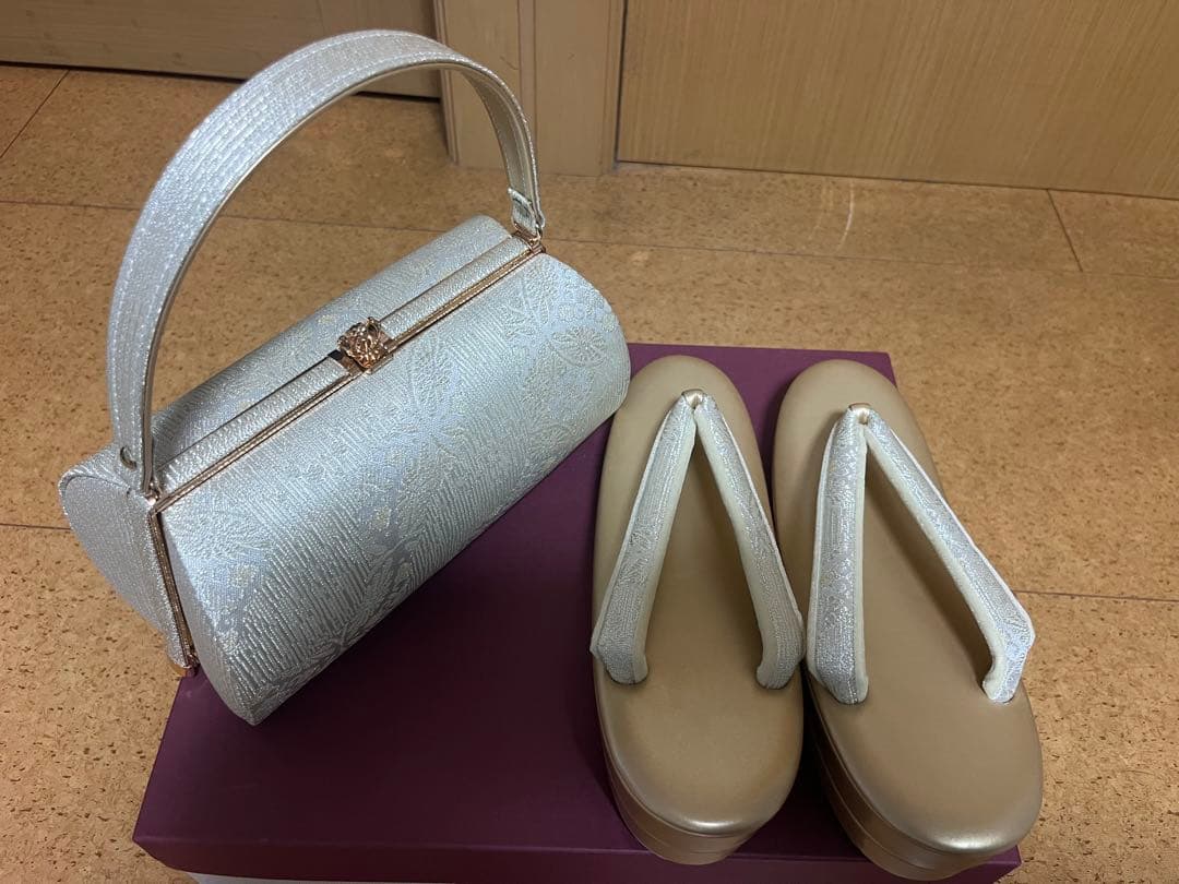 シルバーラウンドバッグと草履セット