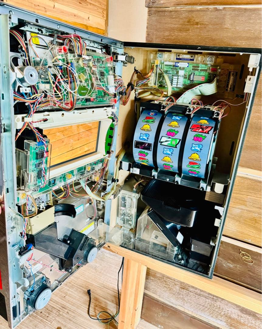 サミー 初代パチスロエウレカセブン実機　【必要機】