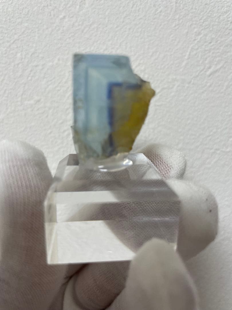 フランス産La Barreフローライト　鉱物標本