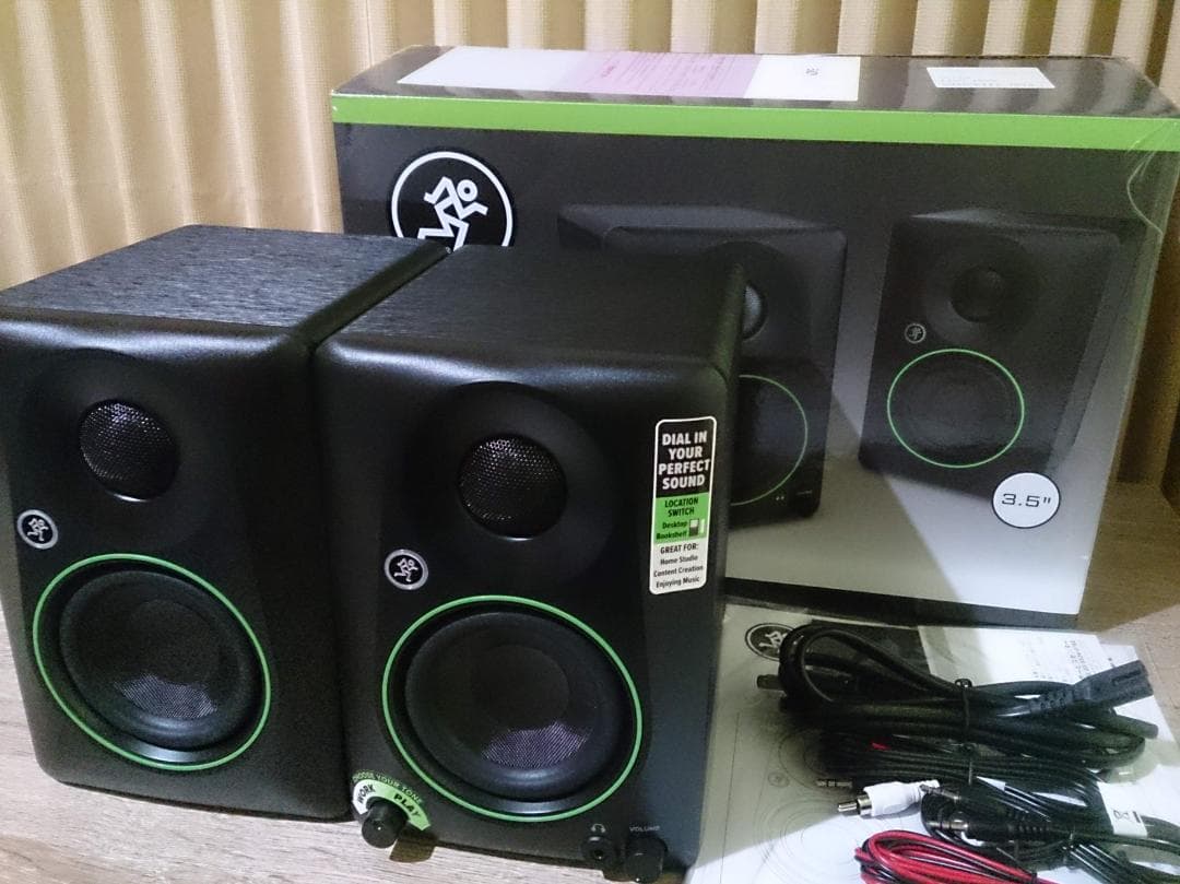 Mackie CR3.5スタジオモニター