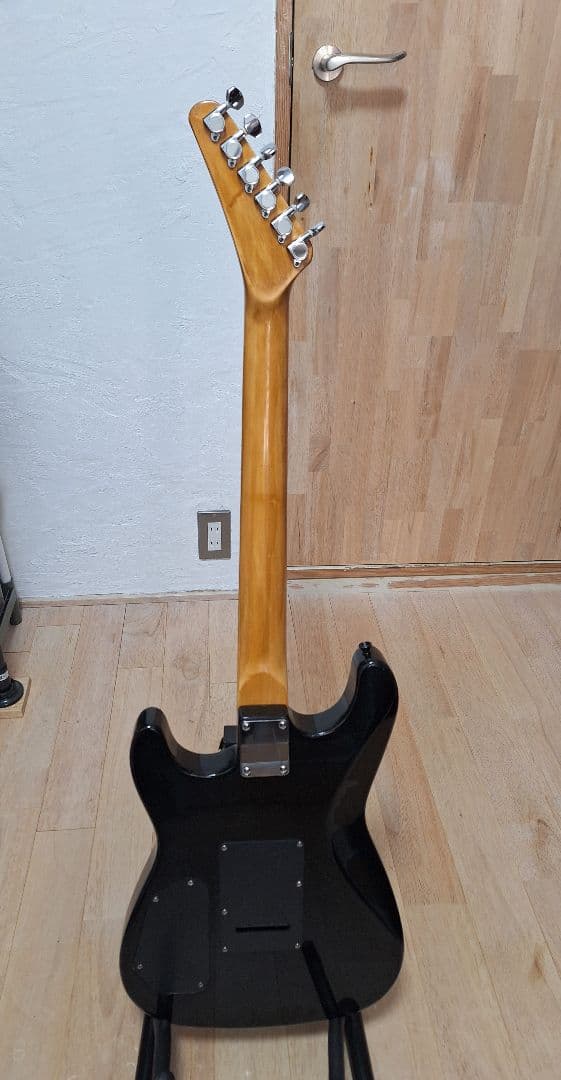 エレキギター　レリック＆エイジド加工　ストラトタイプ