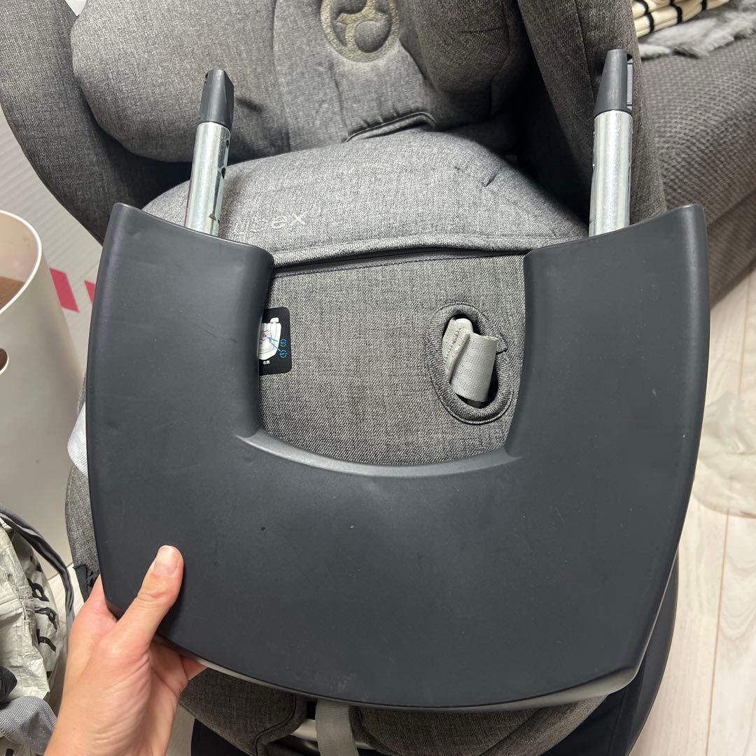 Cybex Sirona 車用チャイルドシート グレー