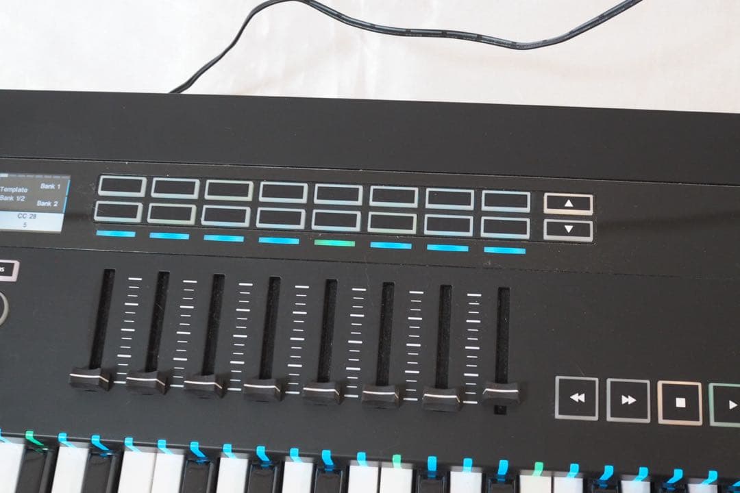 Novation SL MkIII 61鍵（MIDIキーボード）