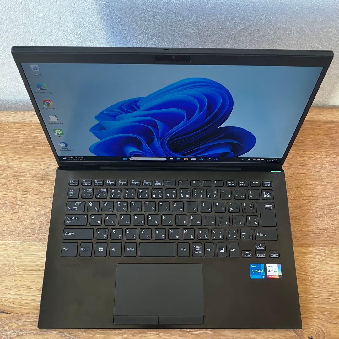 バッテリー良好/軽量/VAIO/SSD/Windows11/黒/ノートパソコン