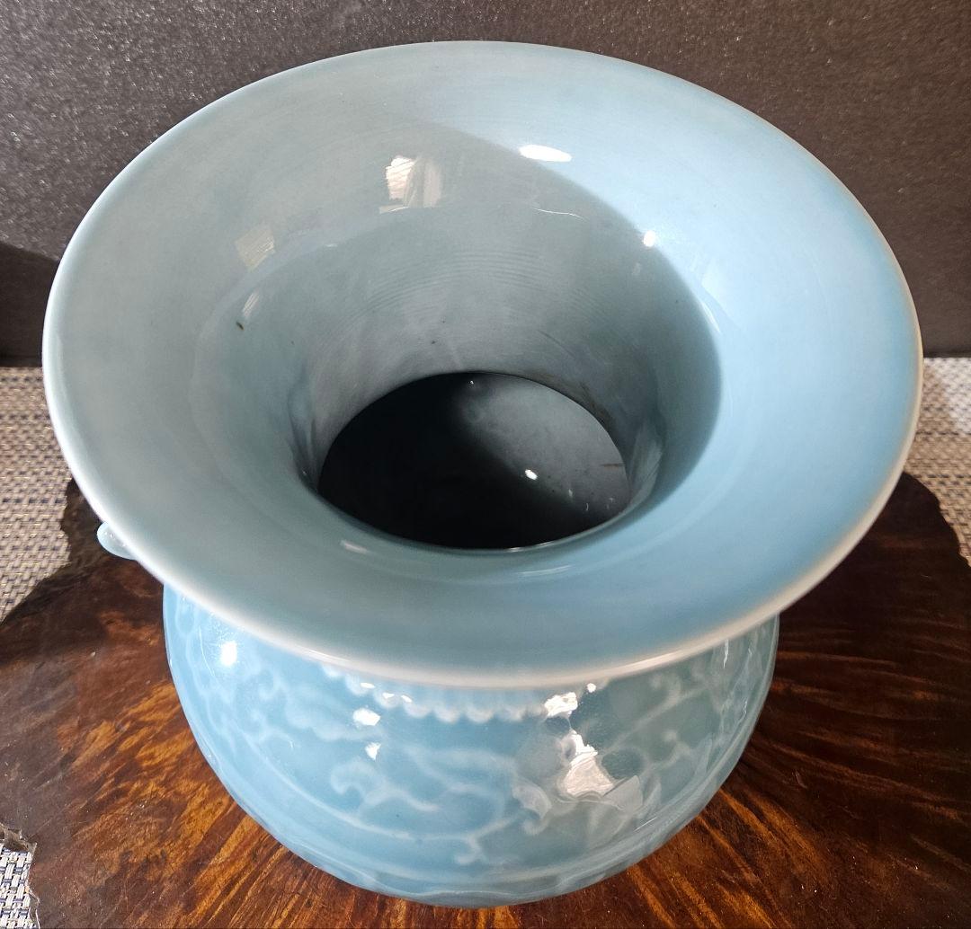 中国美術　中国陶磁器　青天釉　青磁 大清乾隆年製銘　双獣耳　唐草獣面図　 壺　罐