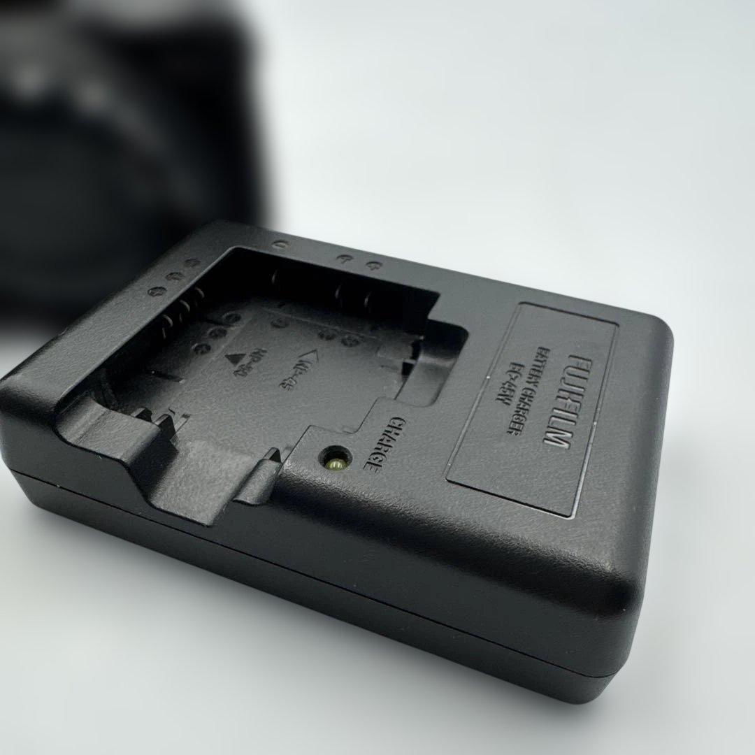 デジタルカメラ Fujifilm FinePix Z200EXR 16MP