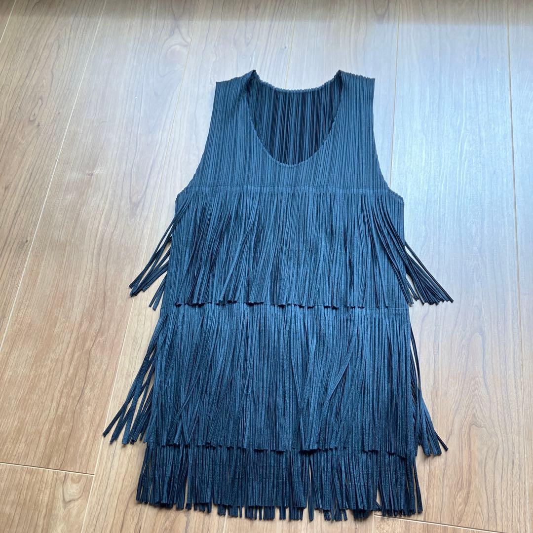 プリーツプリーズ　フリンジタンクトップ