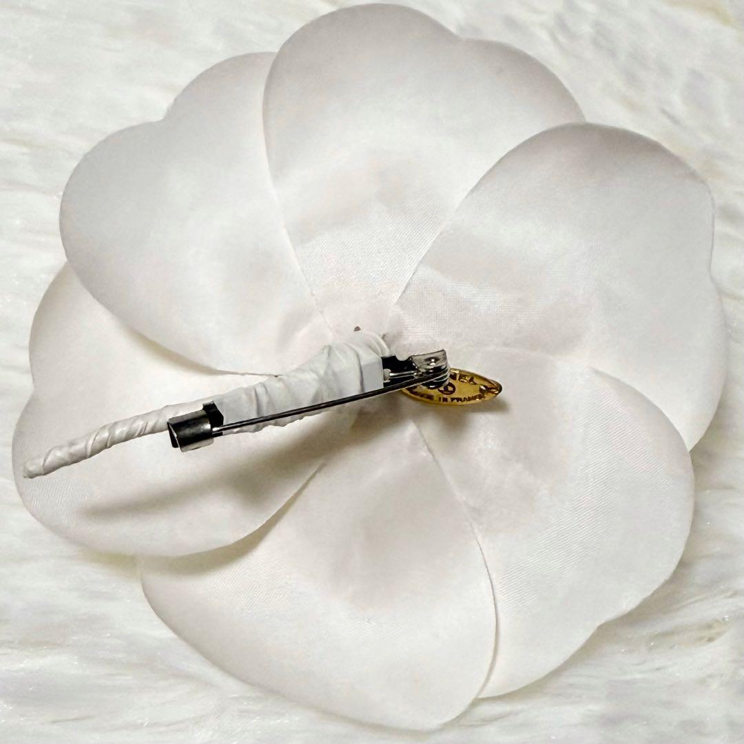 美品 CHANEL シャネル カメリア ブローチ コサージュ フラワー 白