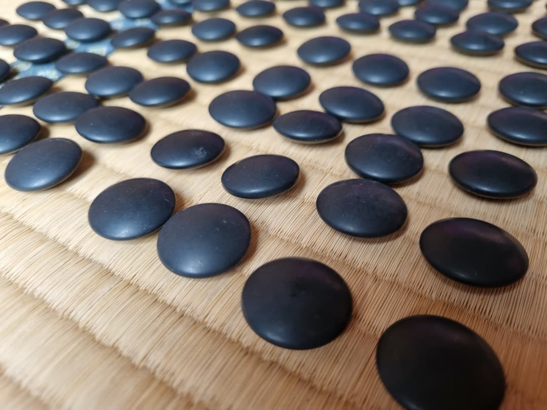 囲碁・碁盤＆碁石セット・最高級骨董品（日本産はまぐり・那智黒・榧素材）