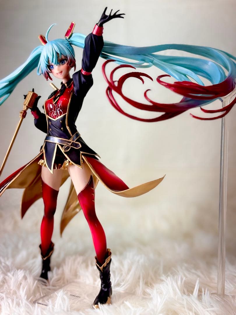 n*m様 初音ミク　フィギュア　リペイント　ガンダムコラボ　シャアカラーver