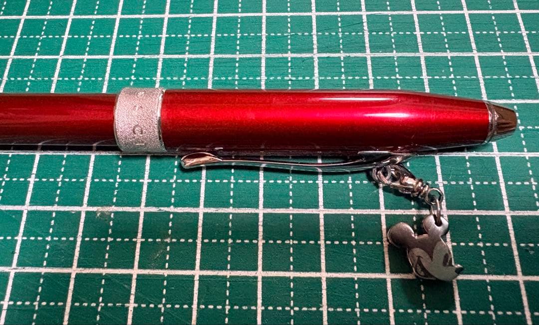 【匿名配送】CROSS 赤いボールペン ミッキーチャーム付き（箱無し）