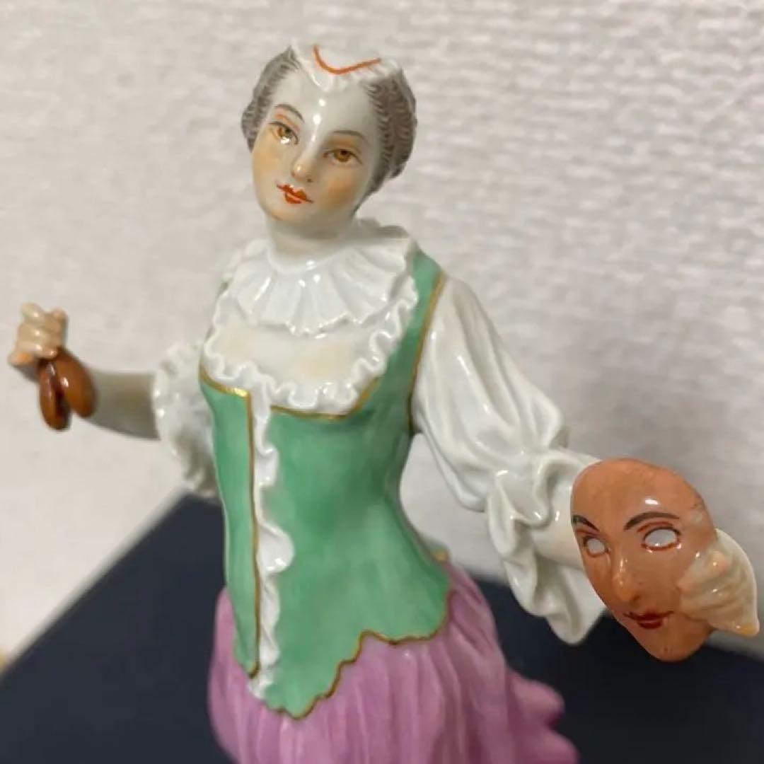 ケンドラー・コロンビーヌ・１４cm・左手の一部に綺麗な修復があります・マイセン・