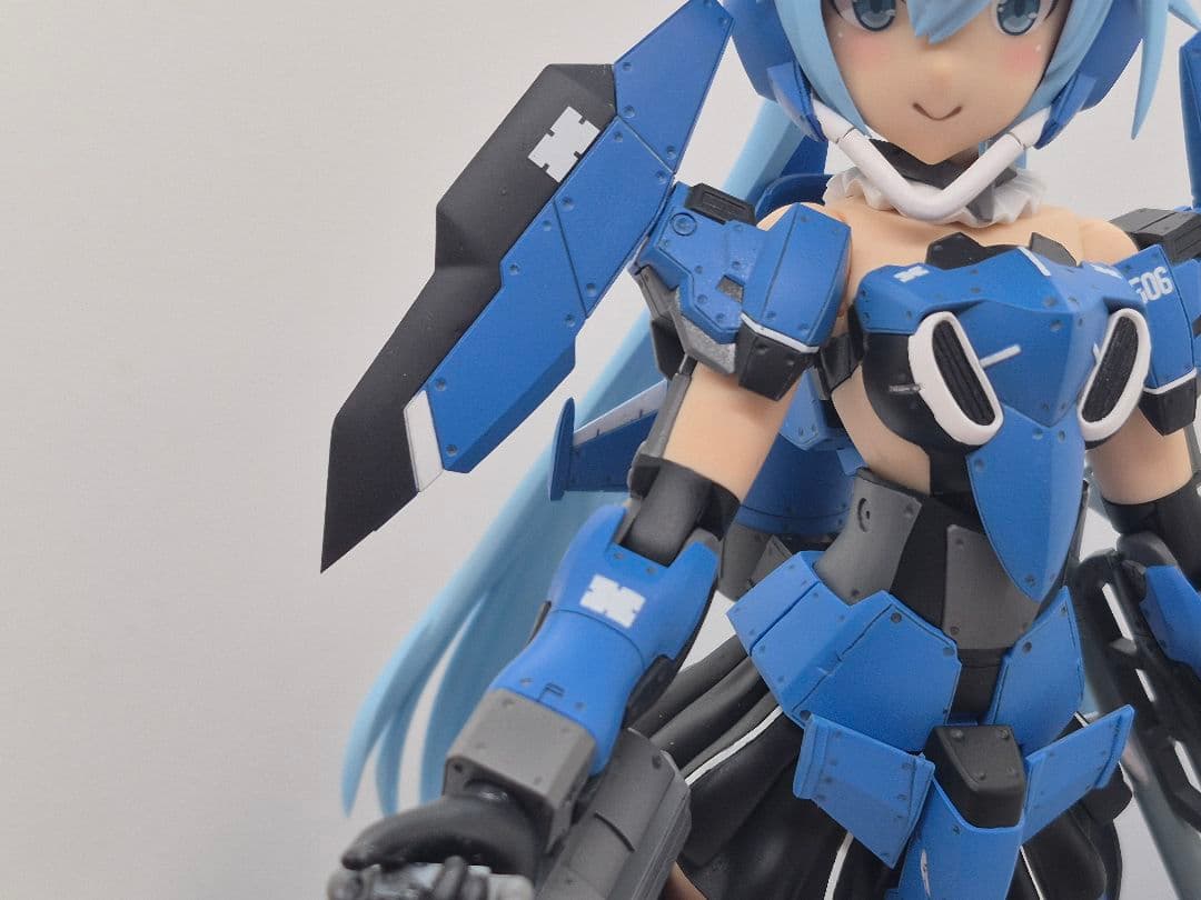 フレームアームズガール　スティレット　グランデスケール　塗装済み