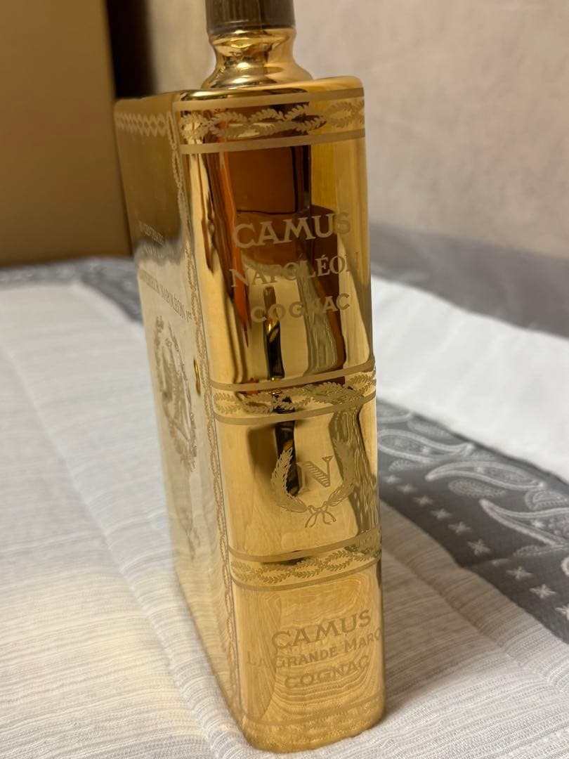 【未開栓】カミュ ナポレオンブック ゴールド 700ml 替栓付き＆ミニブック付