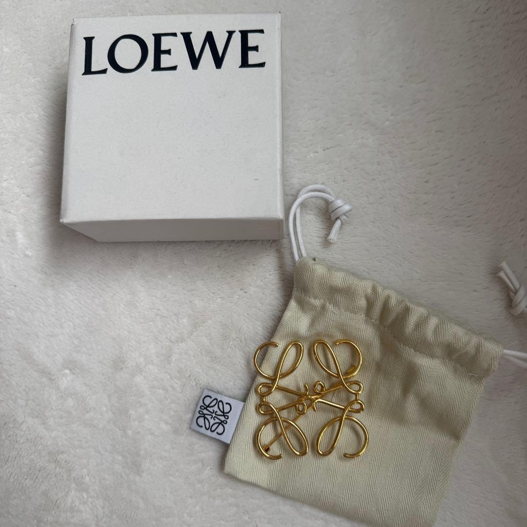 正規品 ロエベ ブローチ ゴールド LOEWE