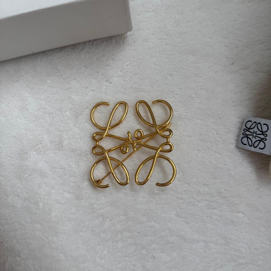 正規品 ロエベ ブローチ ゴールド LOEWE