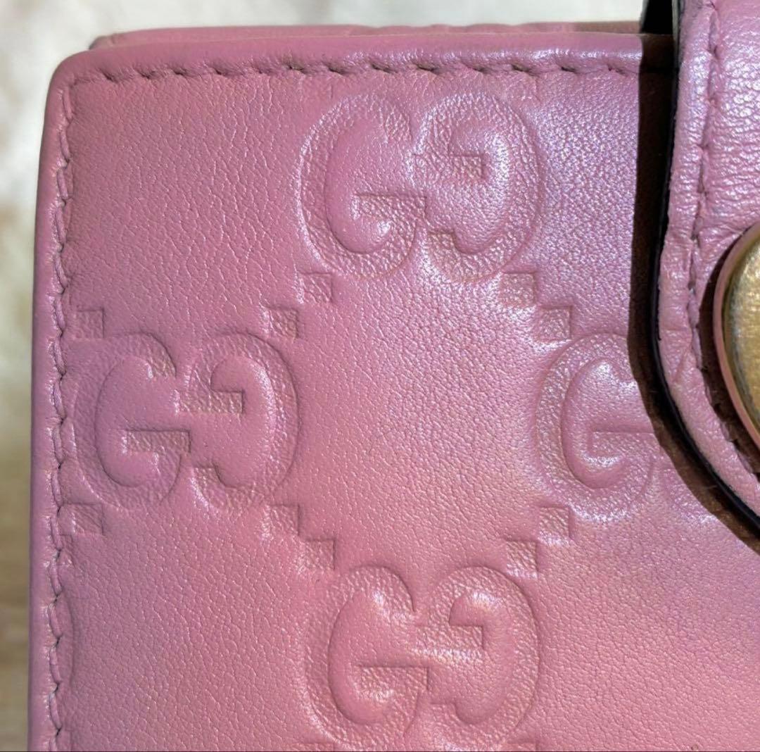 ✨GUCCIピンクレザー 二つ折り財布 ハート金具付き✨