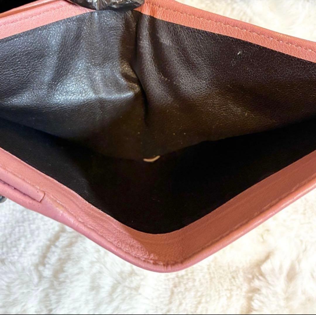 ✨GUCCIピンクレザー 二つ折り財布 ハート金具付き✨