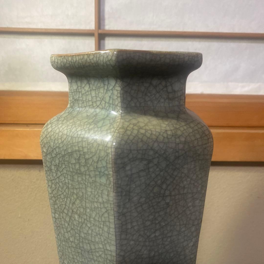 中国古玩　青磁ヒビ焼面取り花瓶【中】