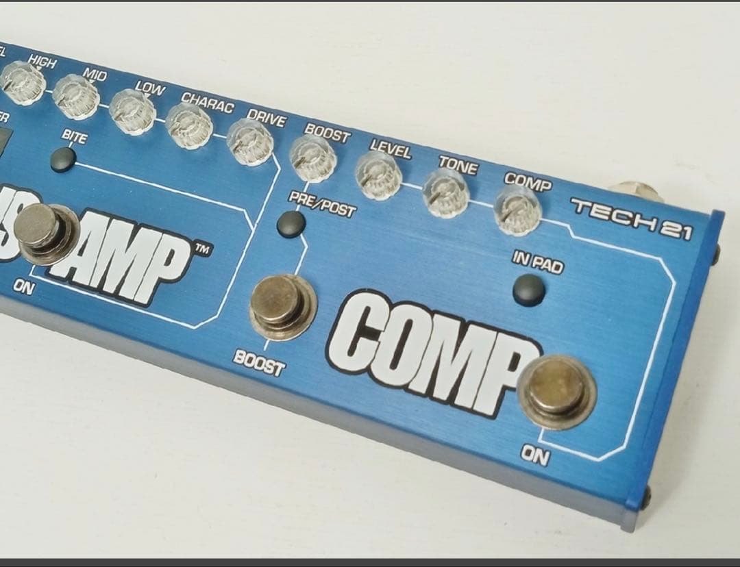 ベース TECH 21 BASS FLY RIG sans amp bass