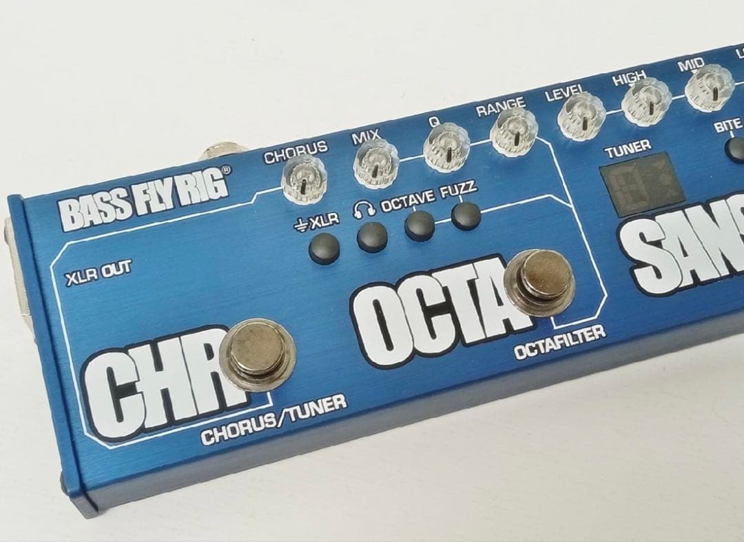 ベース TECH 21 BASS FLY RIG sans amp bass