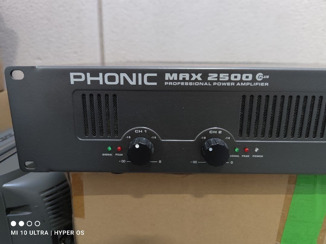 美品！PHONIC MAX 2500 PLUS パワーアンプ