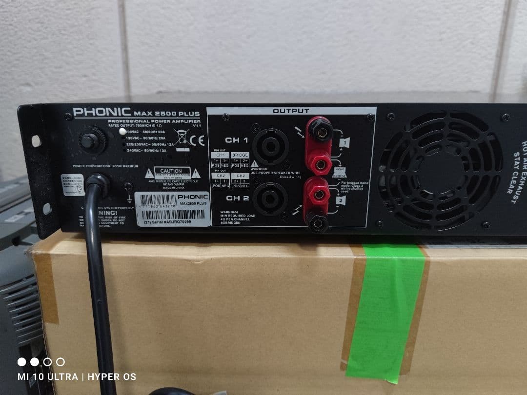 美品！PHONIC MAX 2500 PLUS パワーアンプ