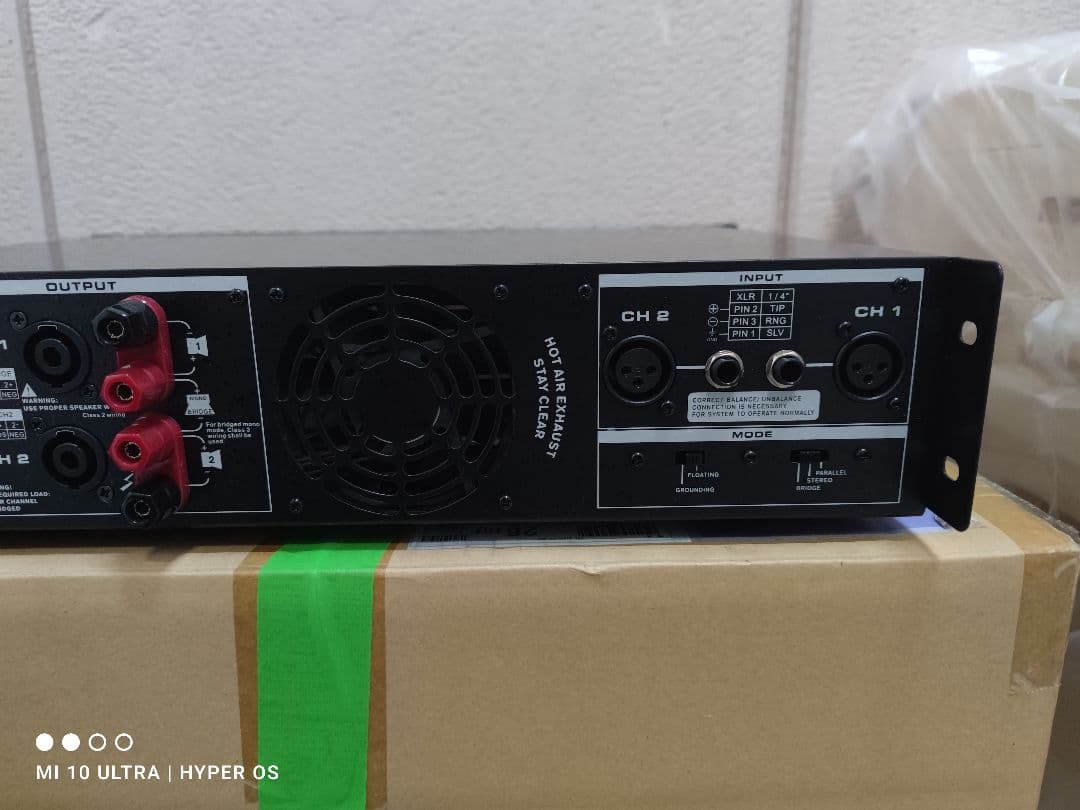 美品！PHONIC MAX 2500 PLUS パワーアンプ