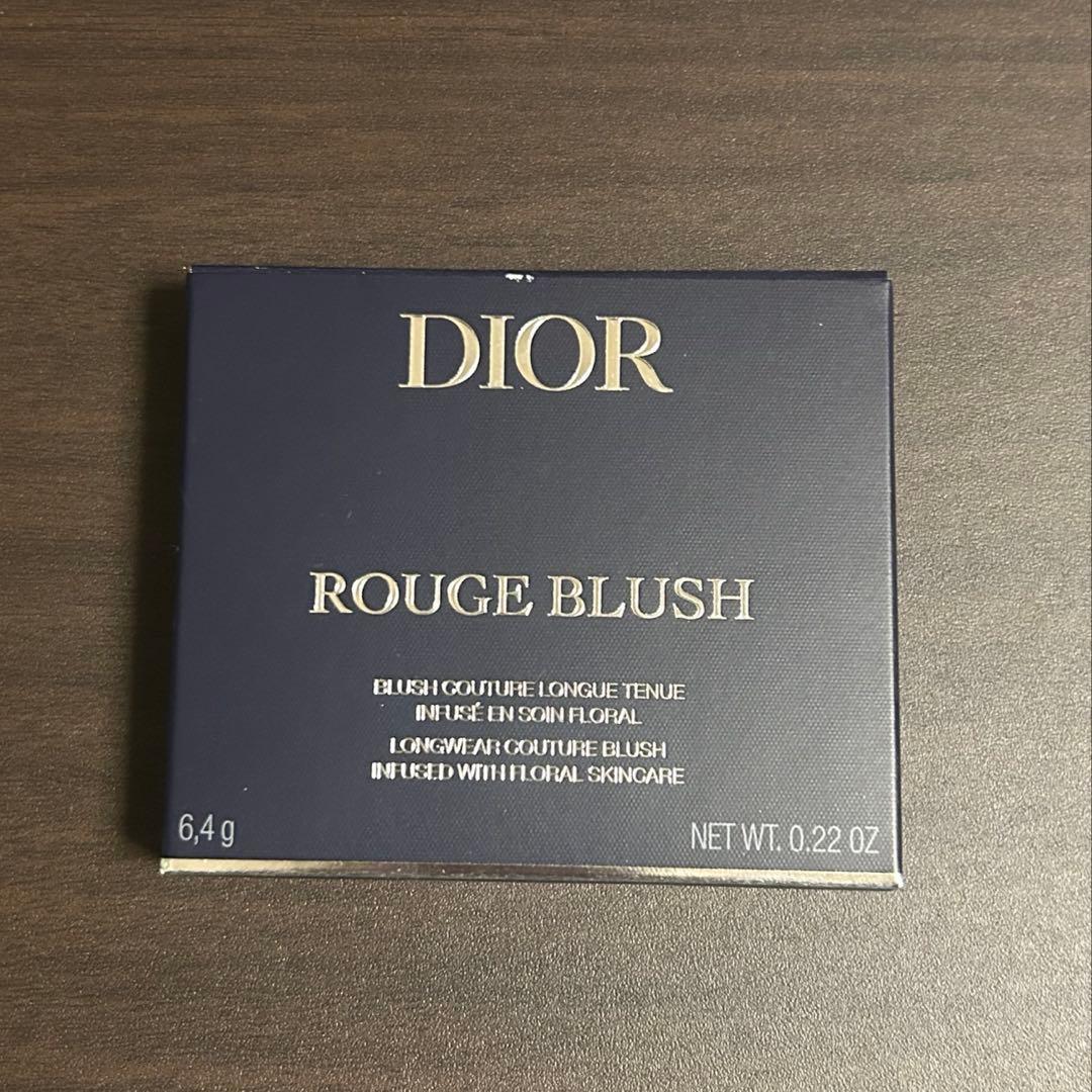 ディオールスキン　ルージュブラッシュ 732