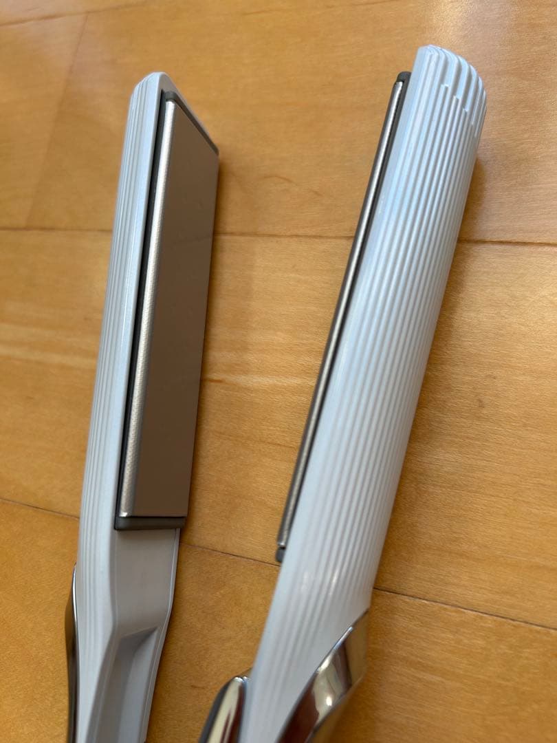 リファ ストレートアイロンプロ